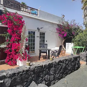 Casa Eden Tías